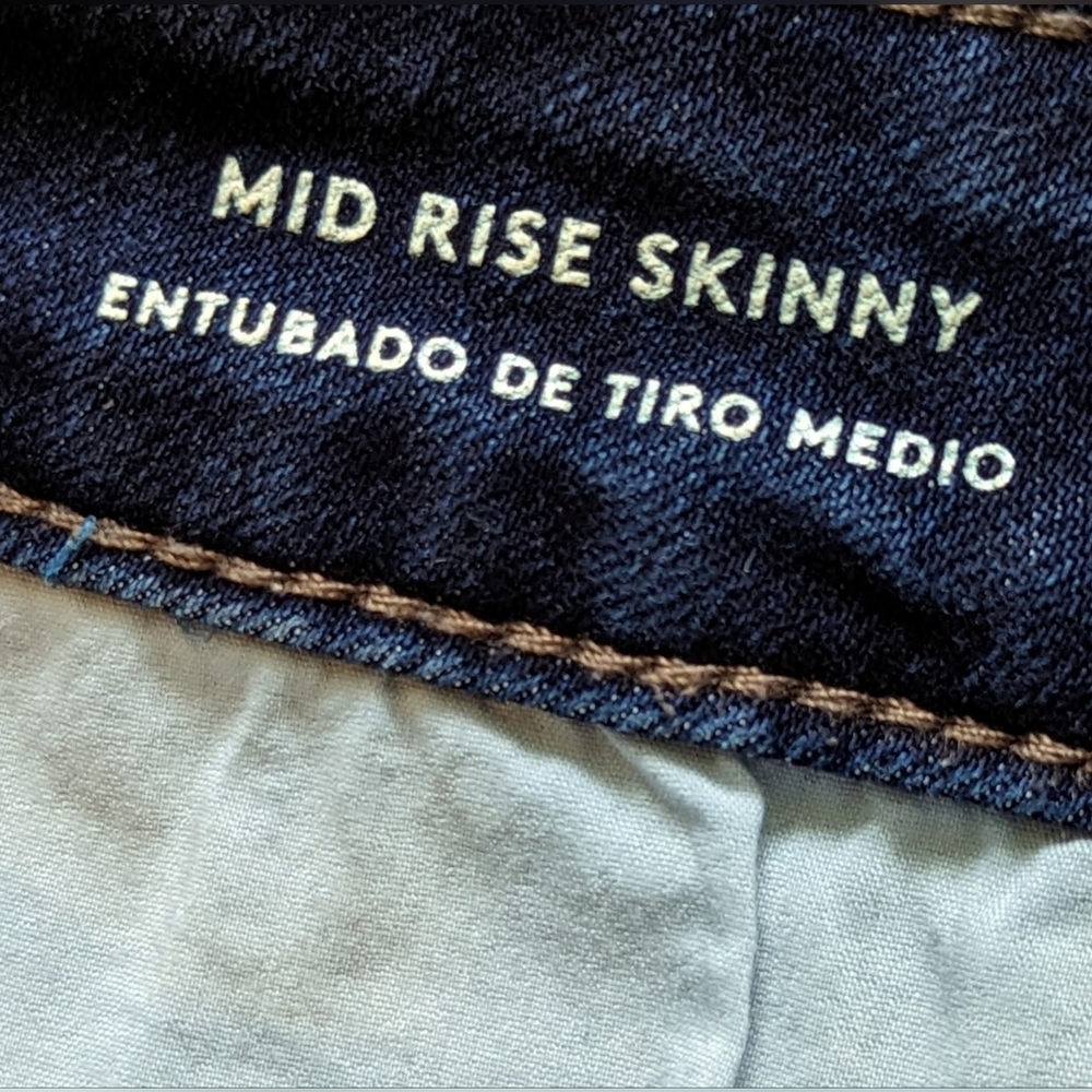 Universal Thread Mid Rise Skinny Jeans - Picture 6 of 13